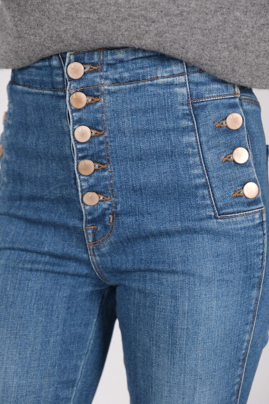 image 4 Джинсы-скинни синего цвета на болтах