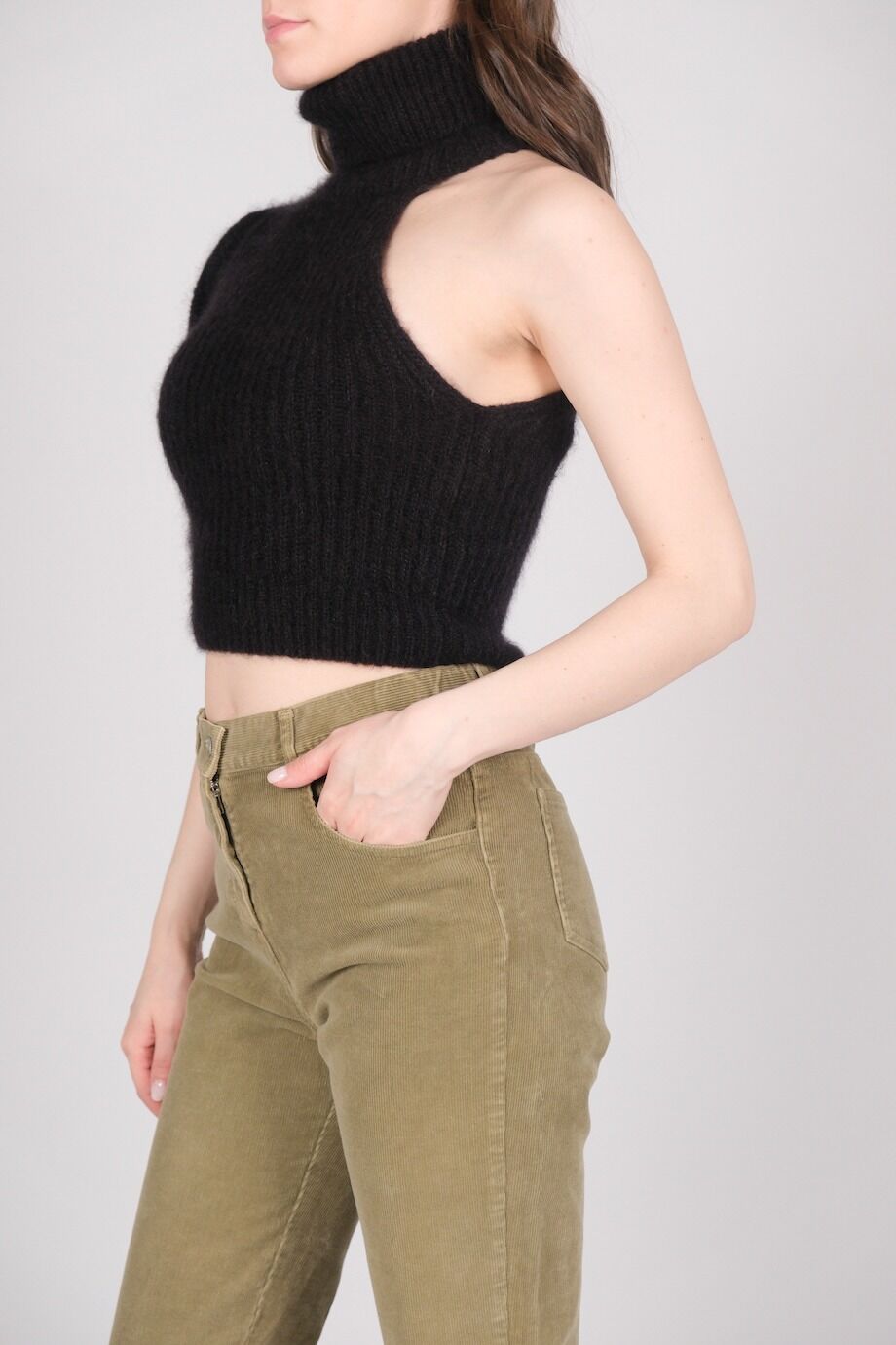 image 2 Укороченный свитер из мохера с асимметричным рукавом