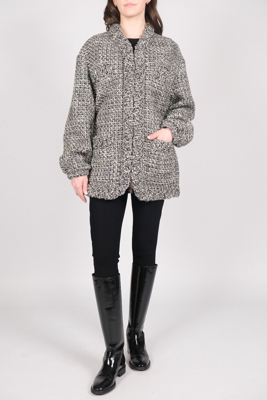 image 1 Твидовая куртка с накладными карманами и кулиской