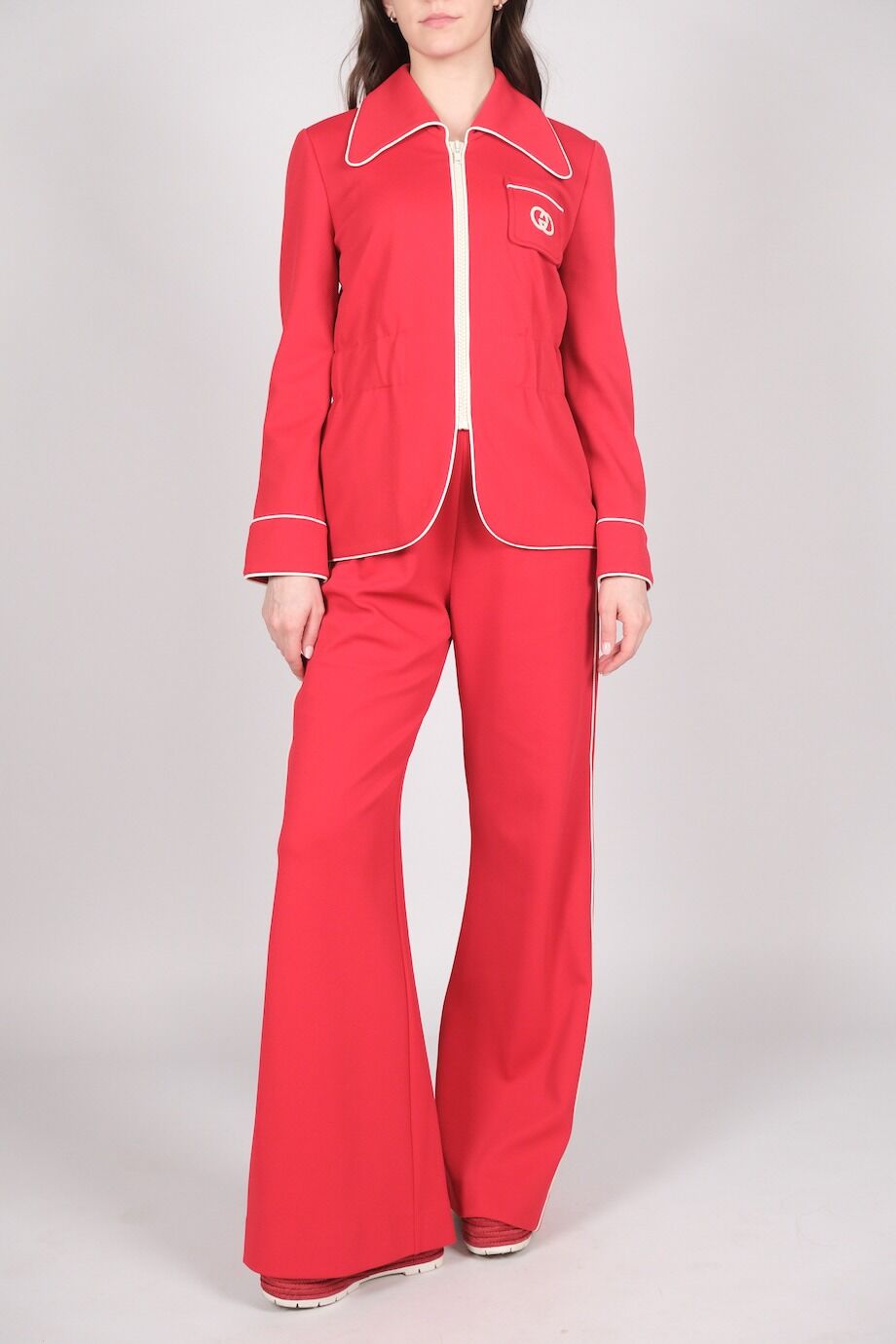 image 1 Брючный костюм красного цвета