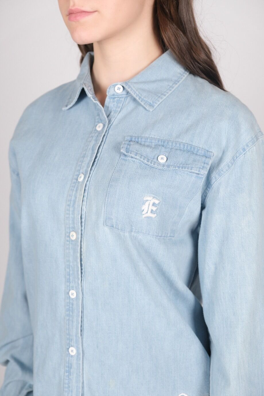 image 4 Джинсовый костюм голубого цвета с кружевом