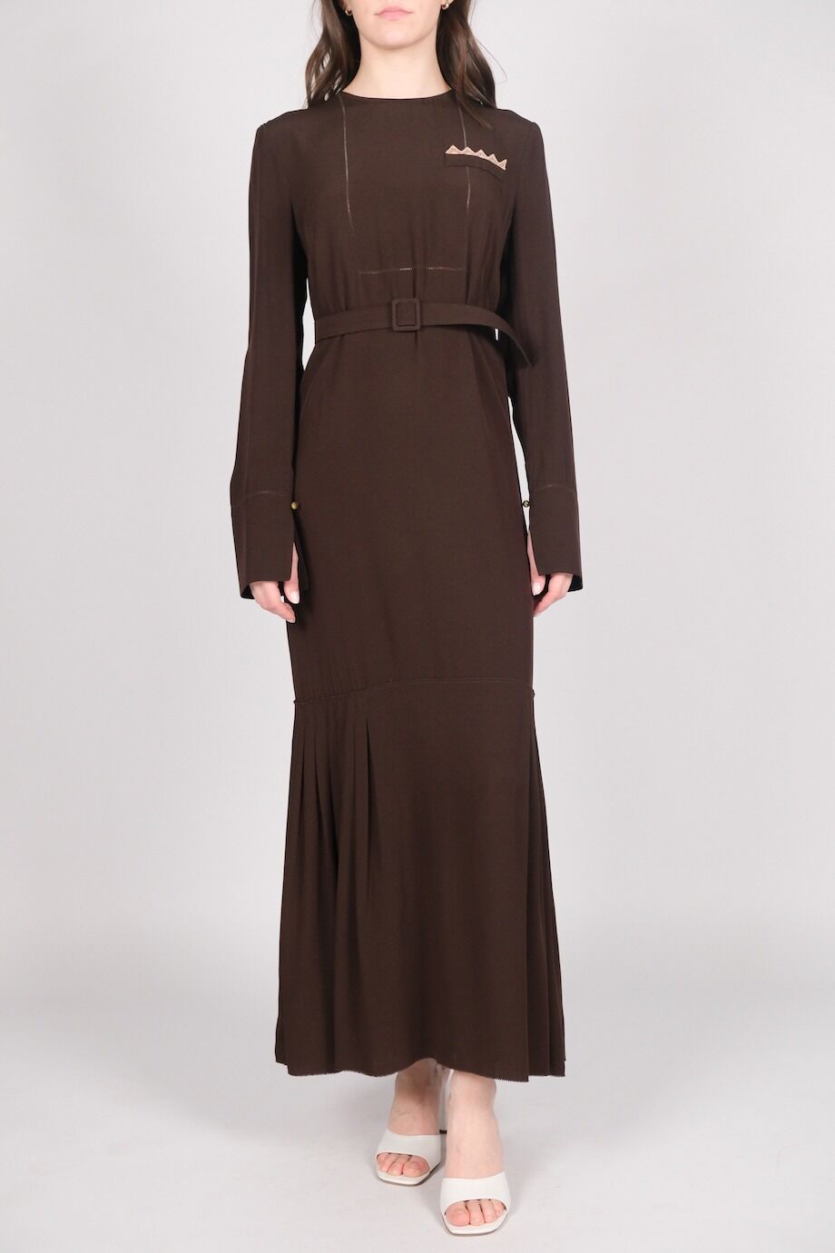image 1 Платье коричневого цвета с поясом