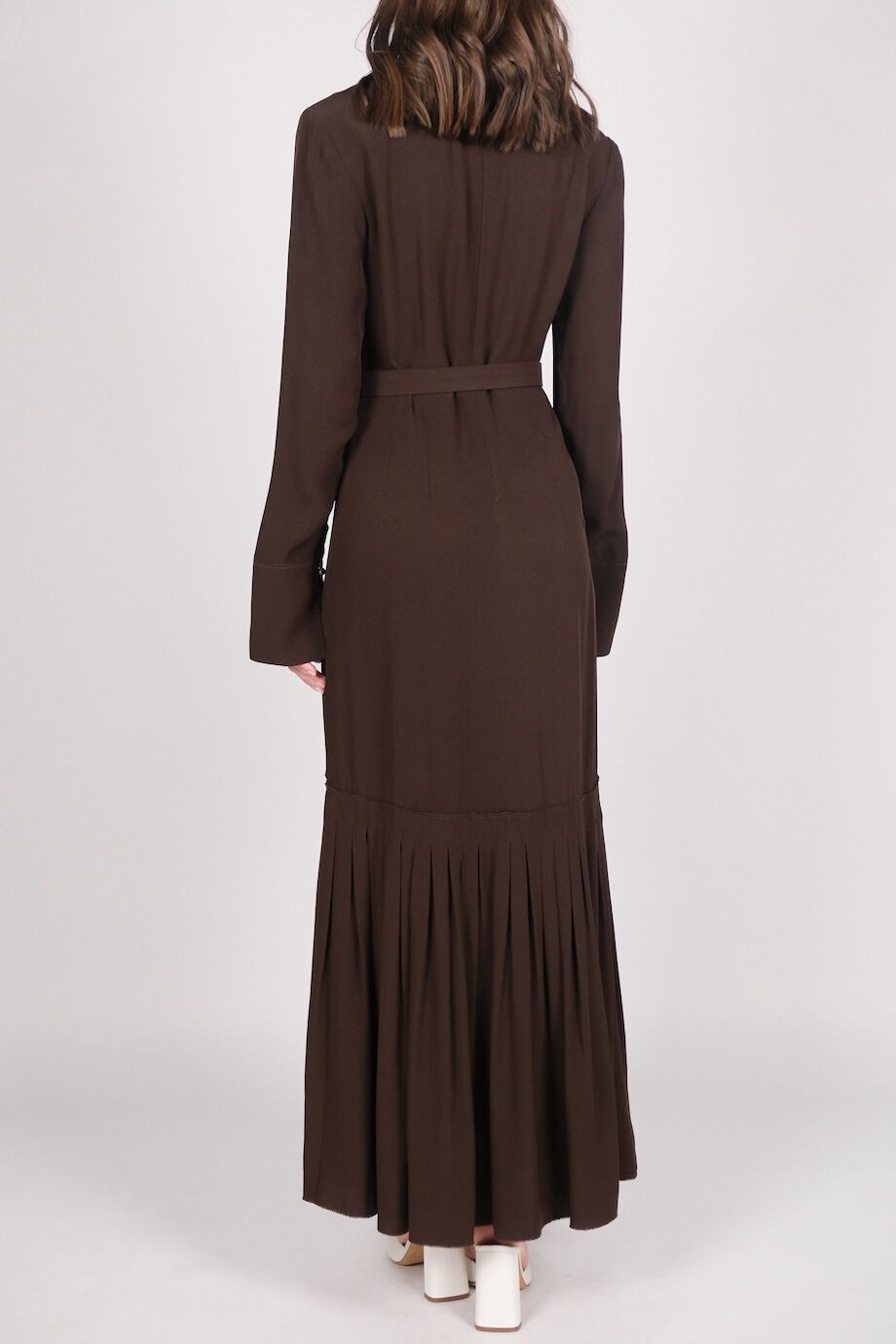 image 3 Платье коричневого цвета с поясом