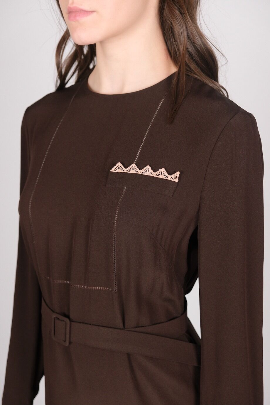 image 4 Платье коричневого цвета с поясом