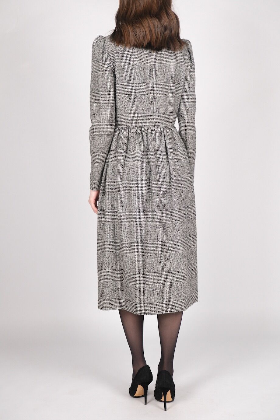 image 3 Платье в гусиную лапку с золотыми пуговицами