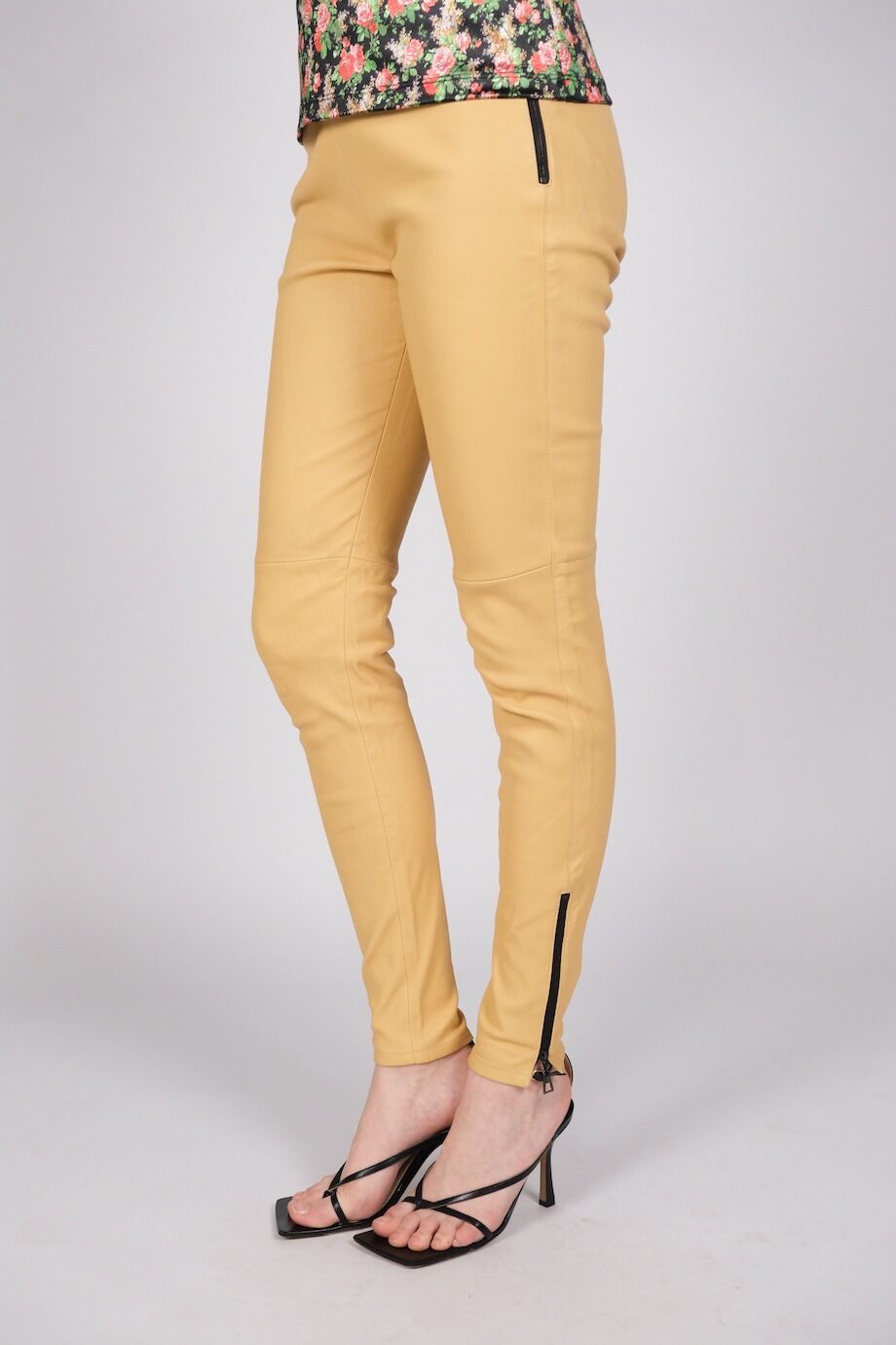 image 3 Кожаные леггинсы лимонного цвета