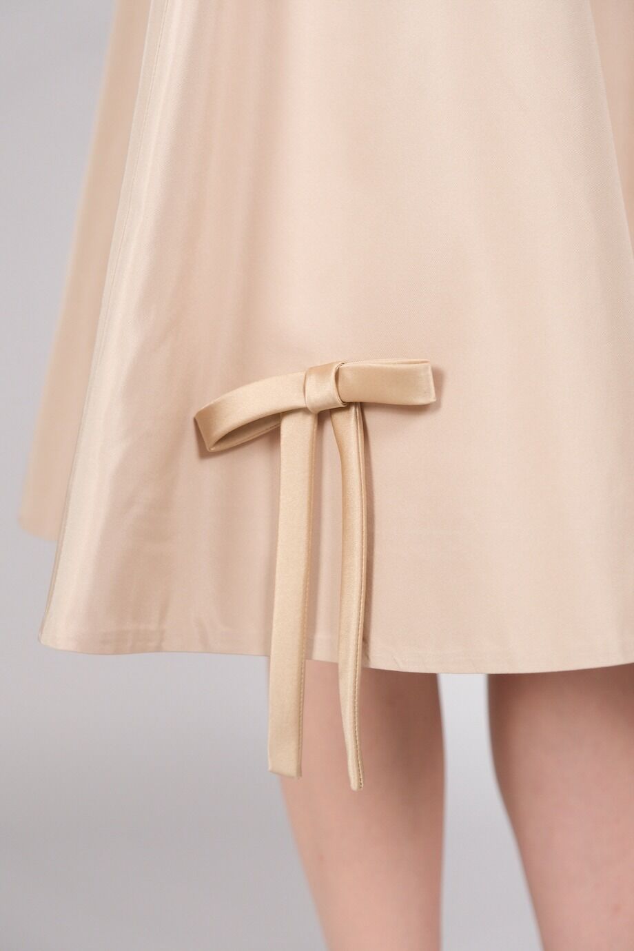 image 8 Шёлковая юбка бежевого цвета  с бантом