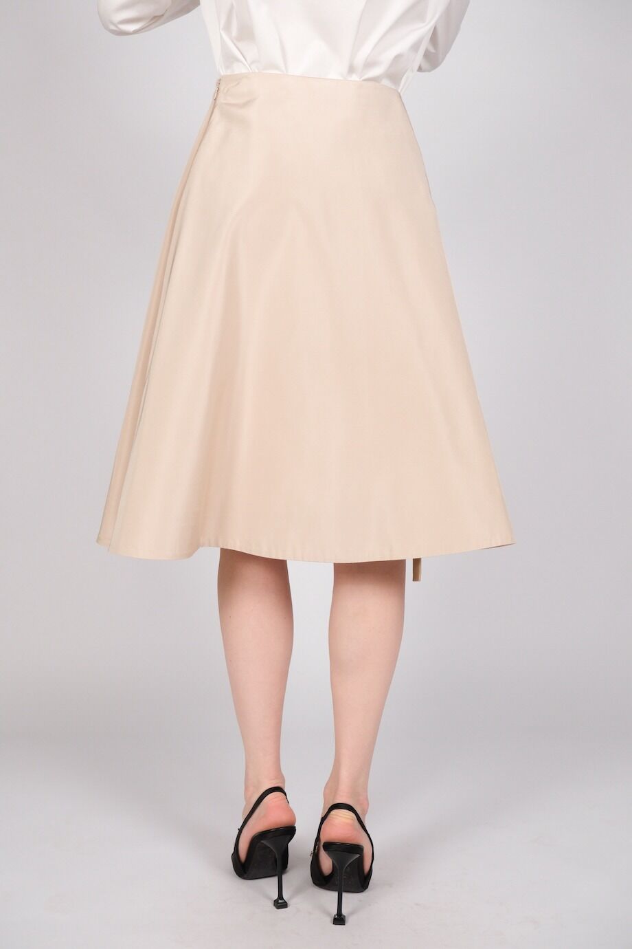 image 6 Шёлковая юбка бежевого цвета  с бантом