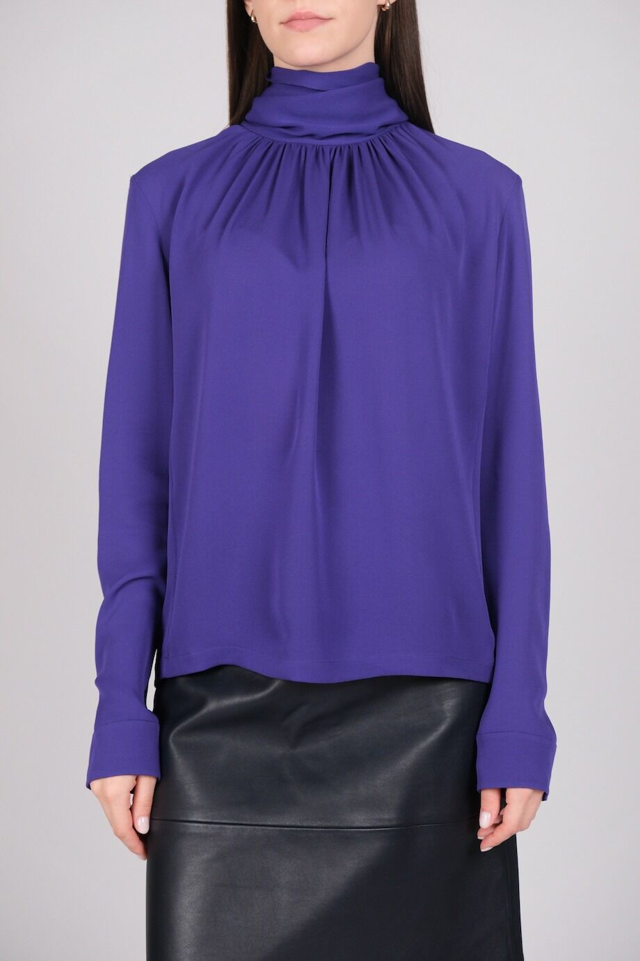 image 1 Шелковая блуза фиолетового цвета