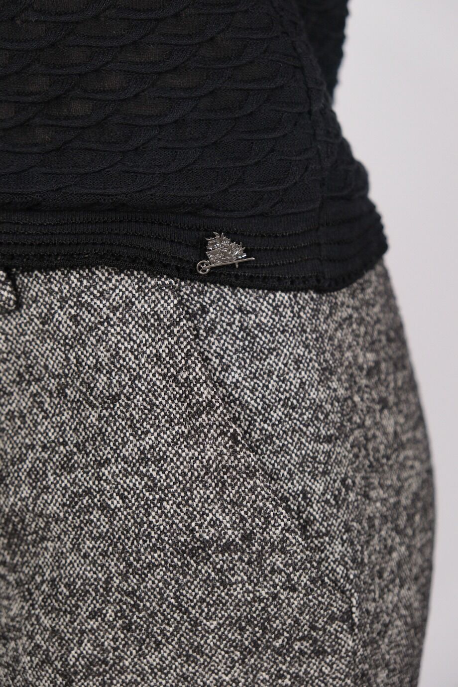 image 4 Топ с перфорацией чёрного цвета