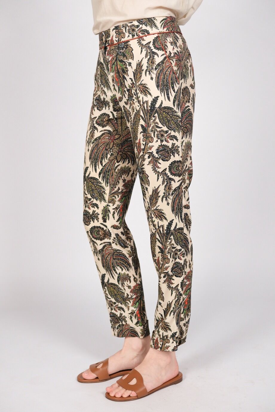 image 3 Брюки сливочного цвета с принтом
