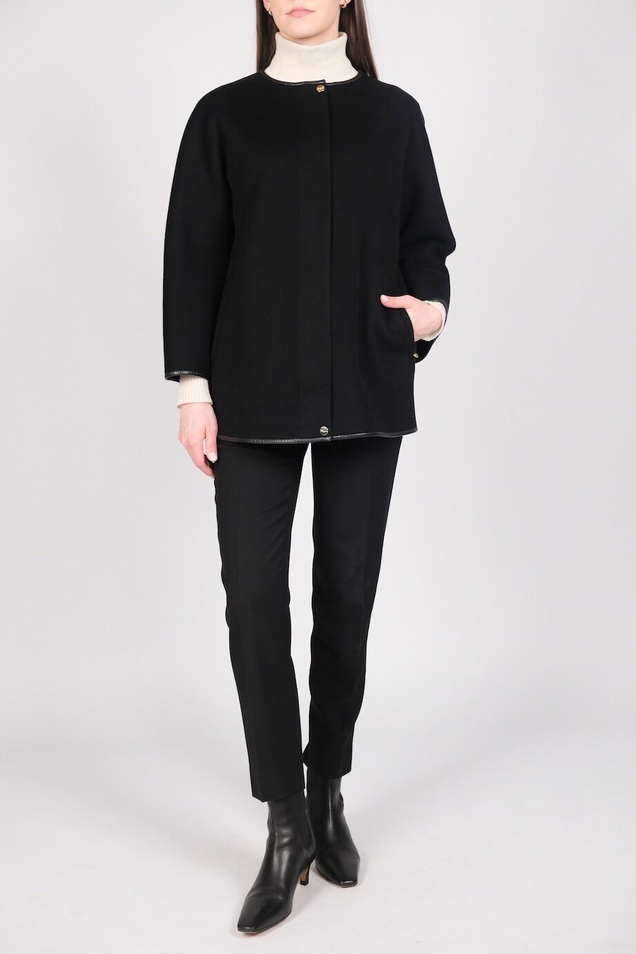 image 1 Полупальто черного цвета на молнии