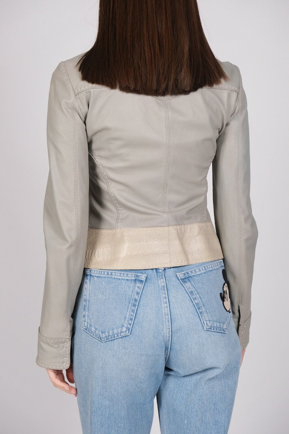 image 3 Кожаная куртка серого цвета
