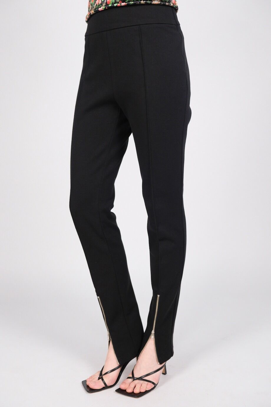 image 3 Брюки черного цвета с молниями снизу