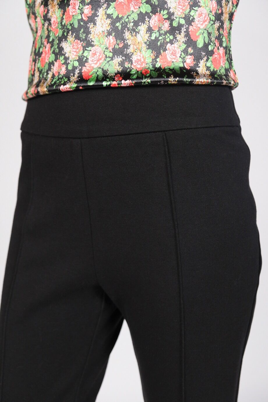 image 4 Брюки черного цвета с молниями снизу