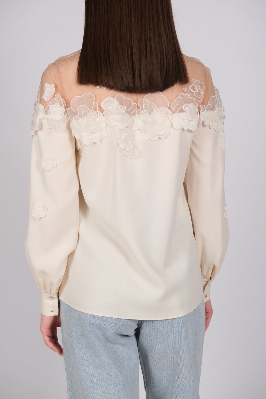 image 3 Шёлковая блуза молочного цвета с цветочной аппликацией