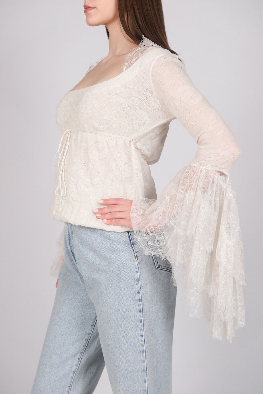 image 2 Топ молочного цвета с кружевными манжетами