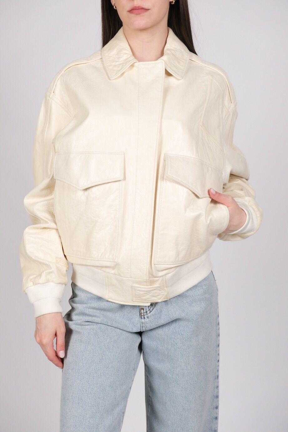 image 1 Кожаный бомбер молочного цвета