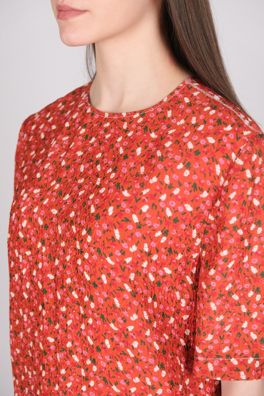 image 4 Платье красного цвета в мелкий цветочек