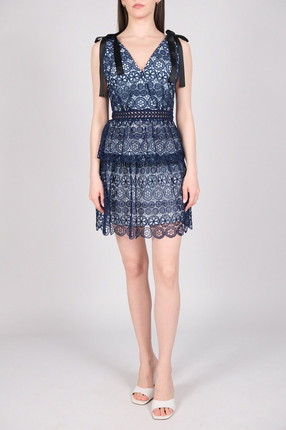 image 1 Платье из кружева синего цвета
