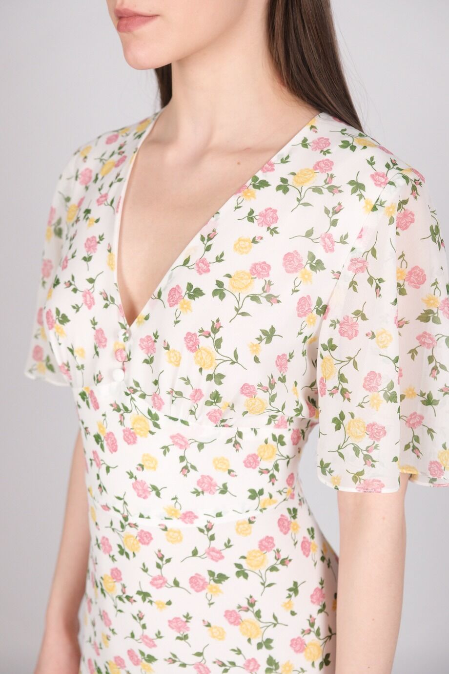 image 3 Платье белого цвета с розами