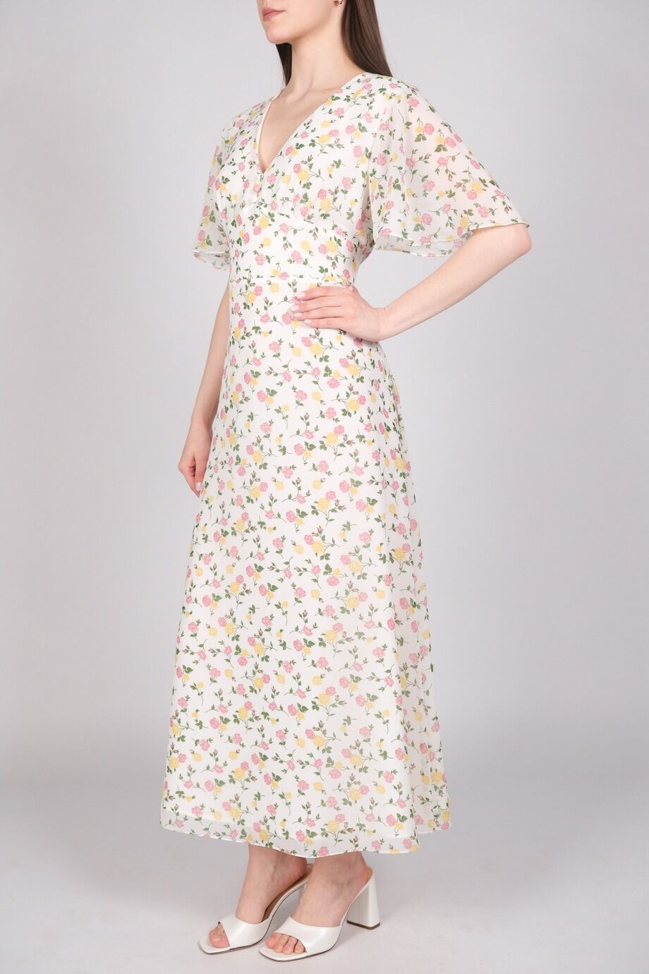 image 2 Платье белого цвета с розами