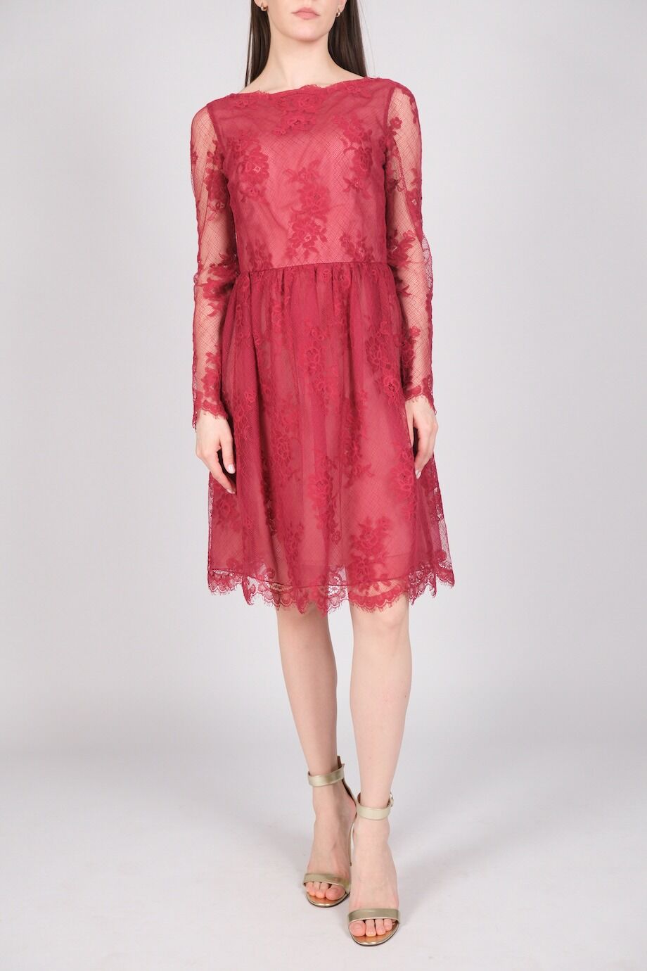 image 1 Платье кружевное малинового цвета
