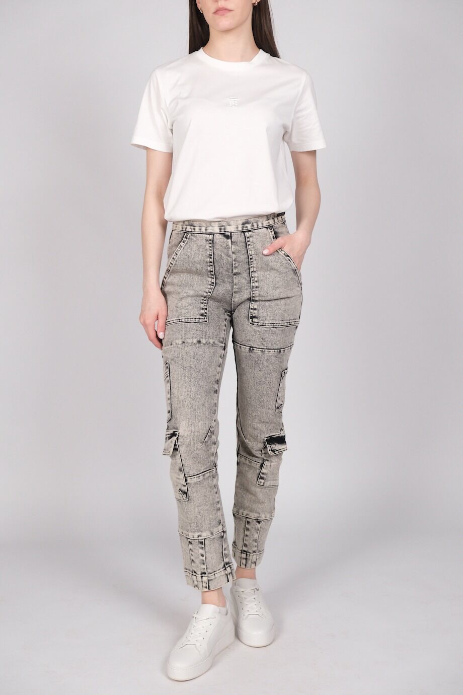 image 1 Джинсы серого цвета с накладными карманами
