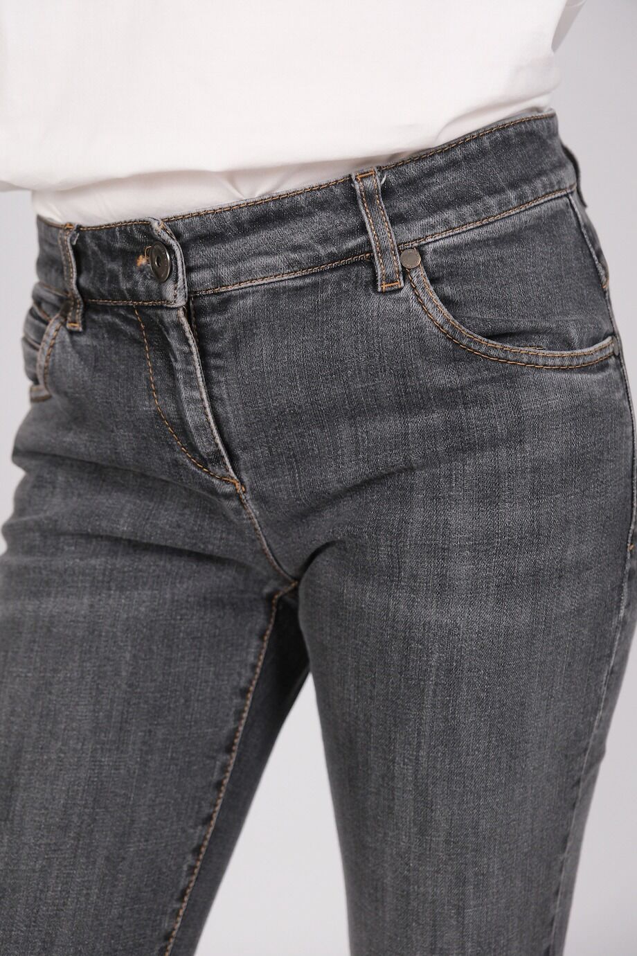 image 4 Джинсы серого цвета