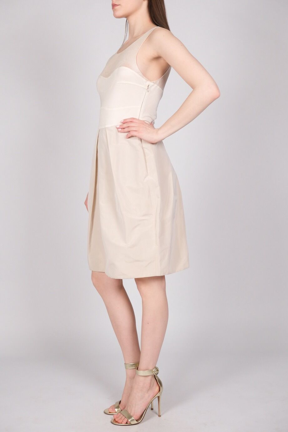 image 2 Шёлковое платье светло-серого цвета