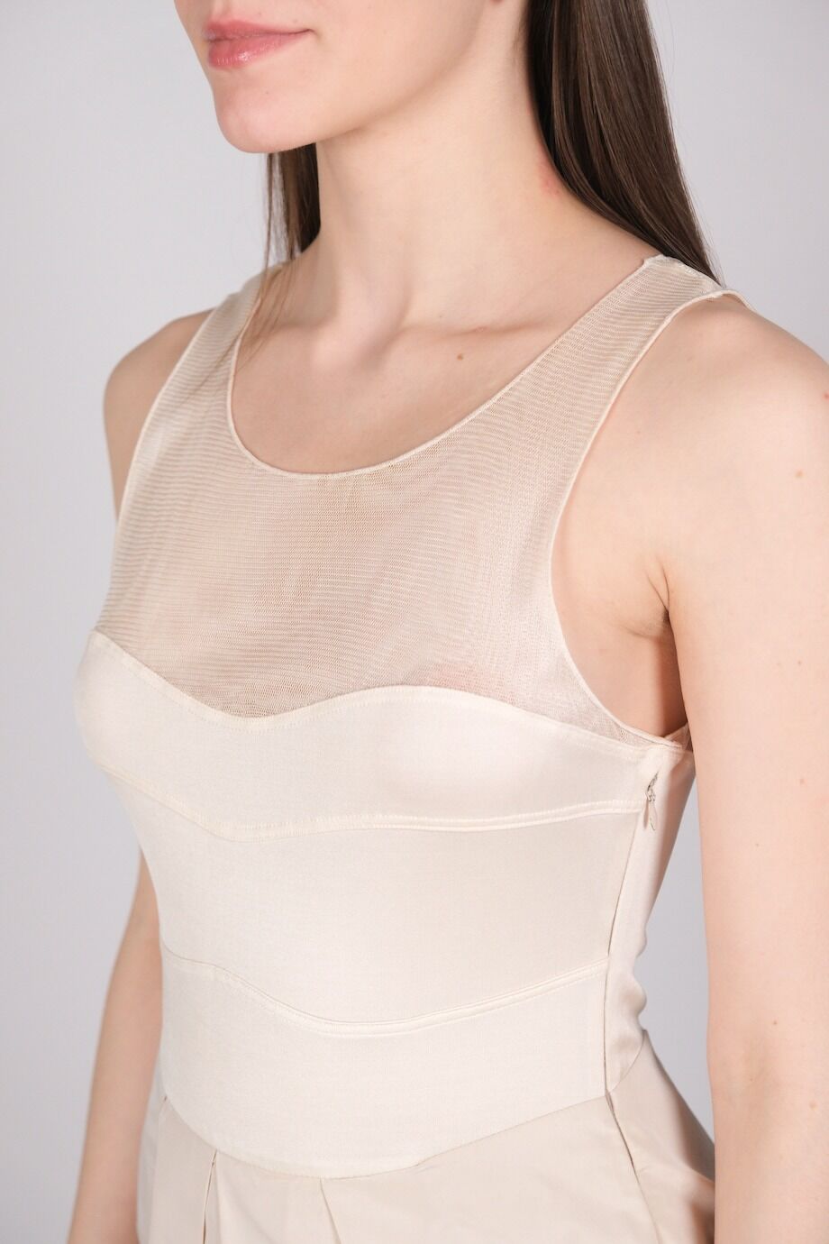 image 3 Шёлковое платье светло-серого цвета