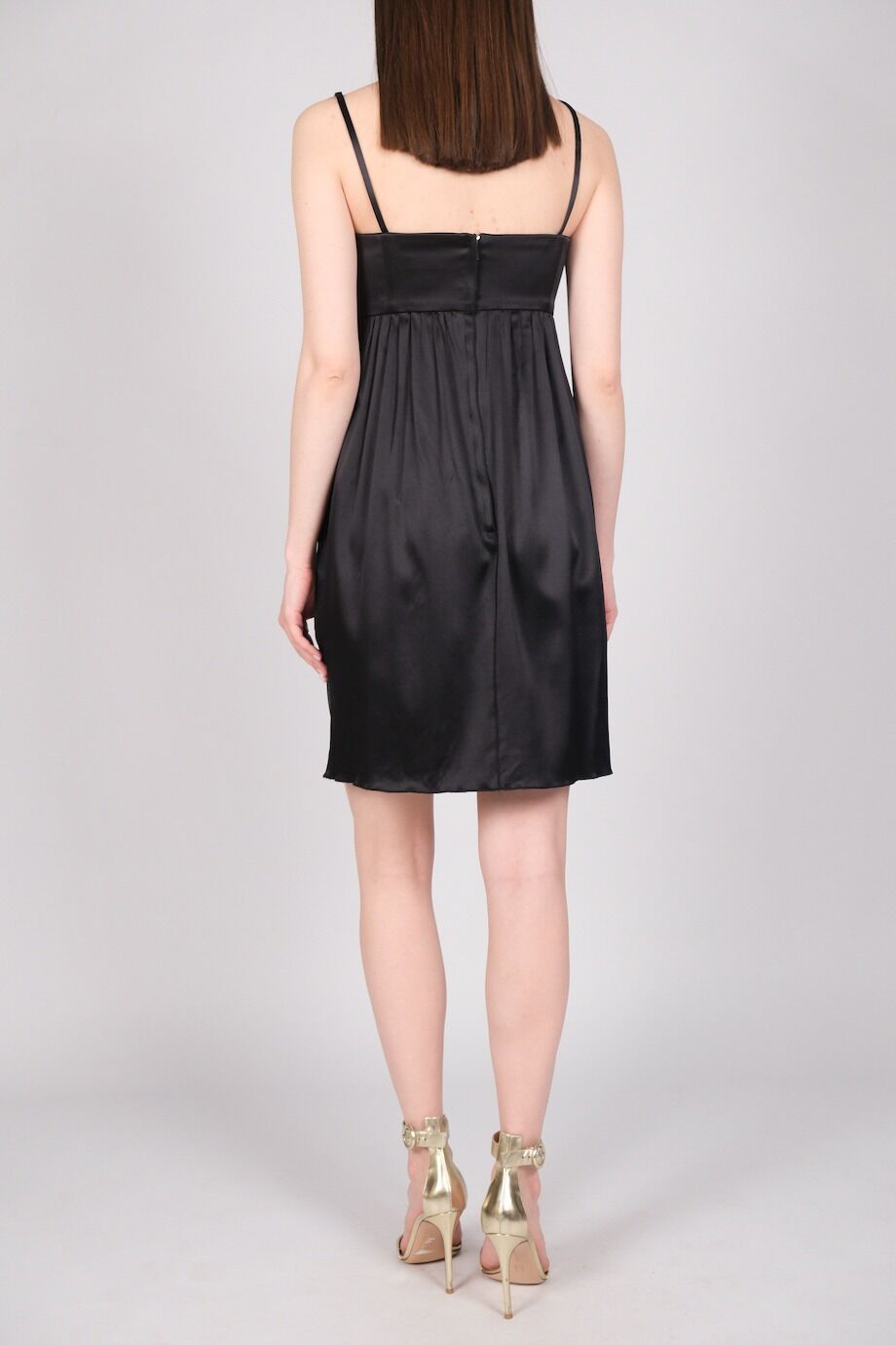 image 4 Шелковое платье черного цвета на бретелях