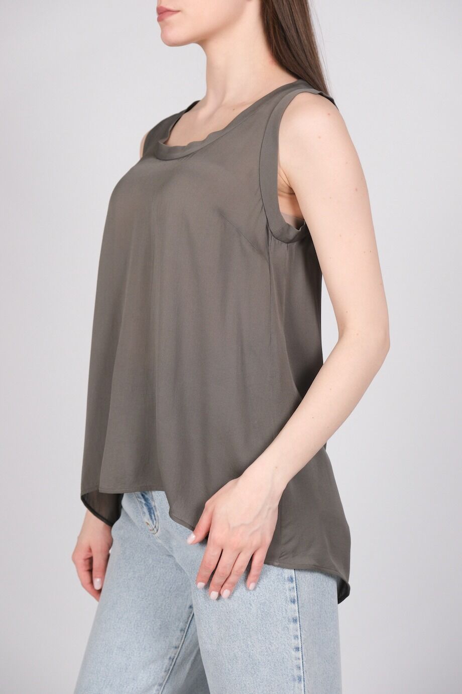 image 2 Шелковый топ серого цвета