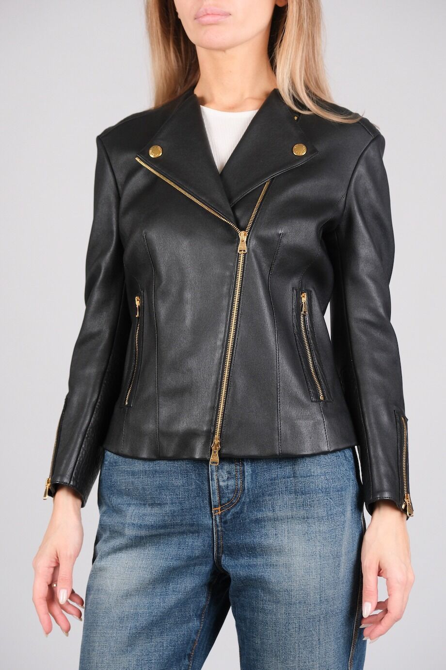 image 1 Кожаная куртка черного цвета