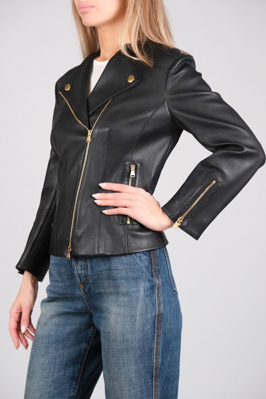 image 2 Кожаная куртка черного цвета