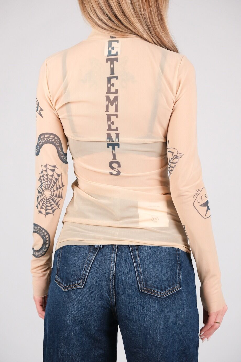 image 4 Прозрачный топ нюдового цвета с принтом