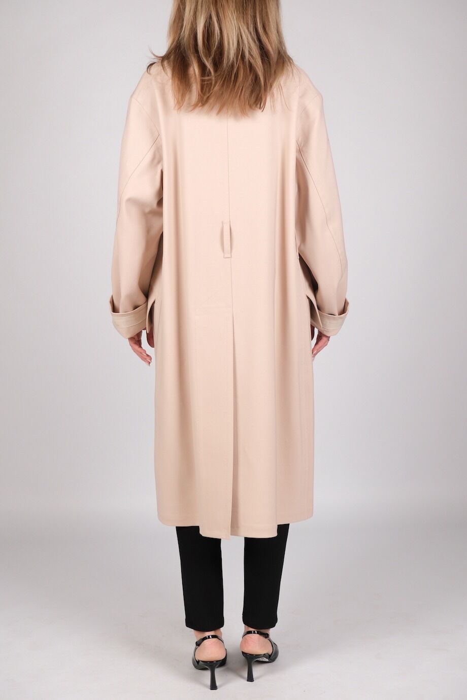 image 6 Тренч бежевого цвета с поясом