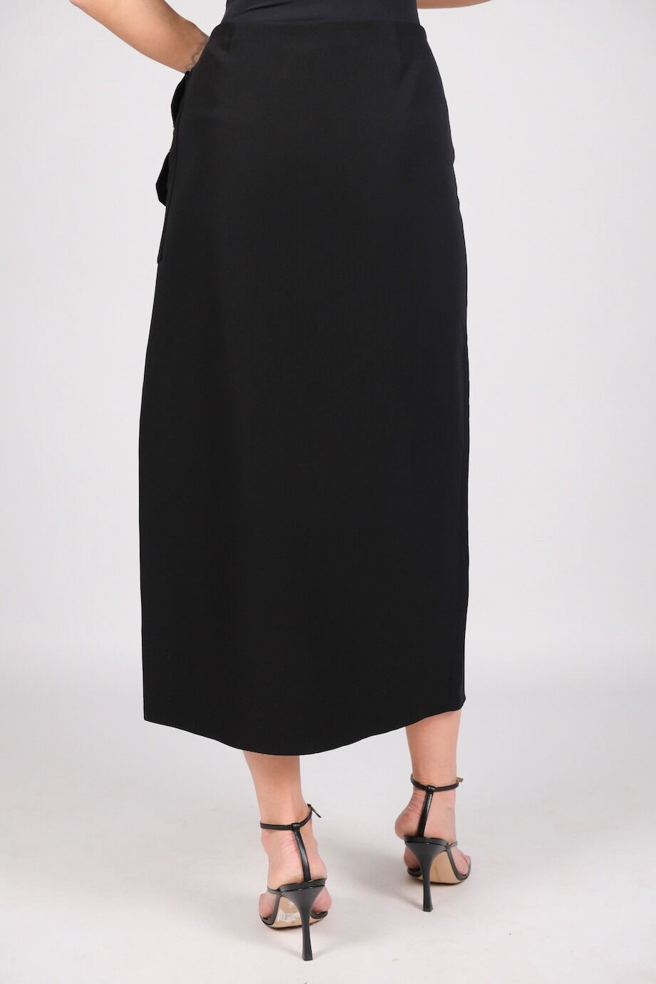 image 5 Шёлковая юбка чёрного цвета с накладным карманом