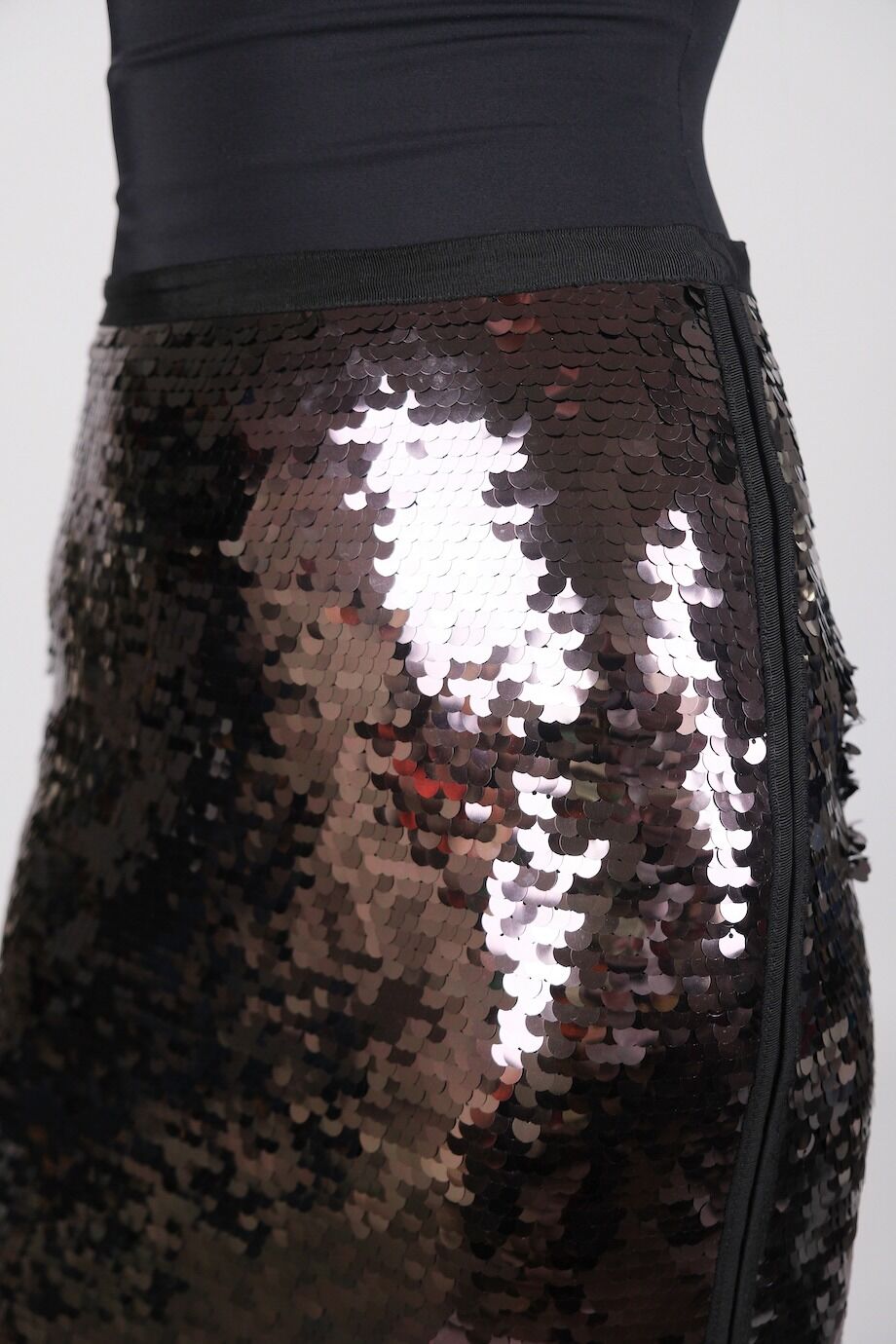 image 5 Юбка расшитая пайетками черного цвета