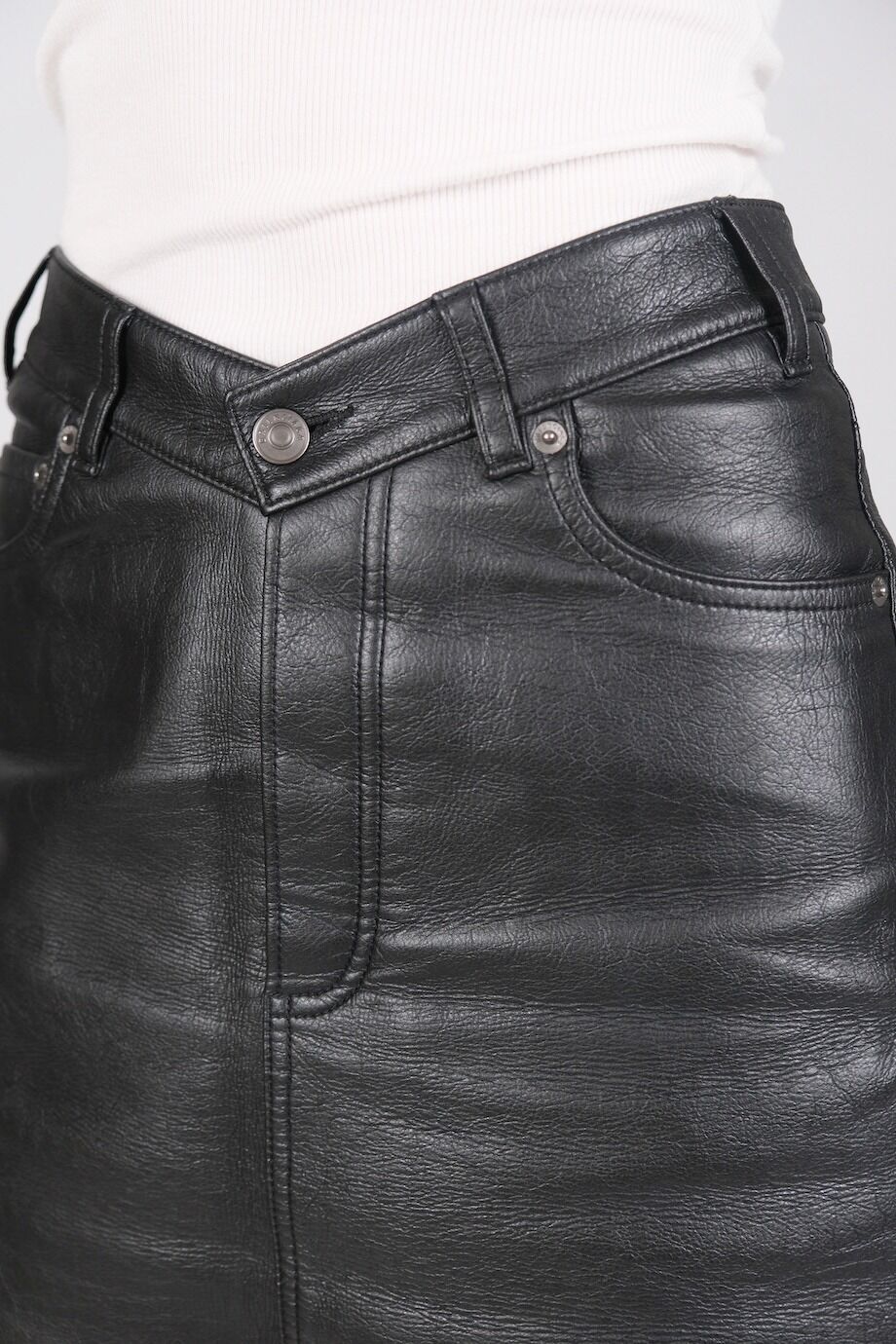 image 4 Мини юбка с кожаным эффектом черного цвета