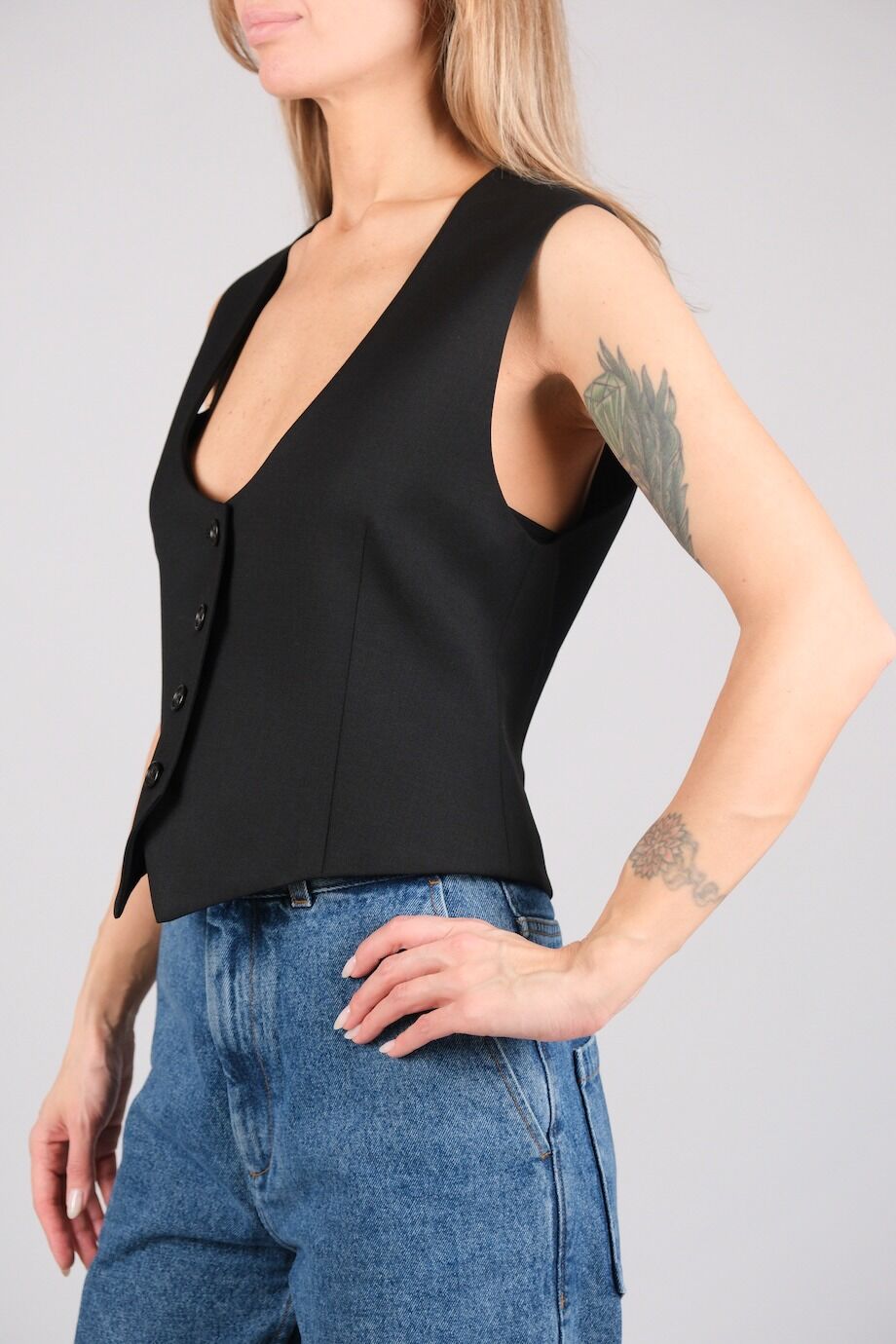 image 2 Жилет из костюмной ткани чёрного цвета