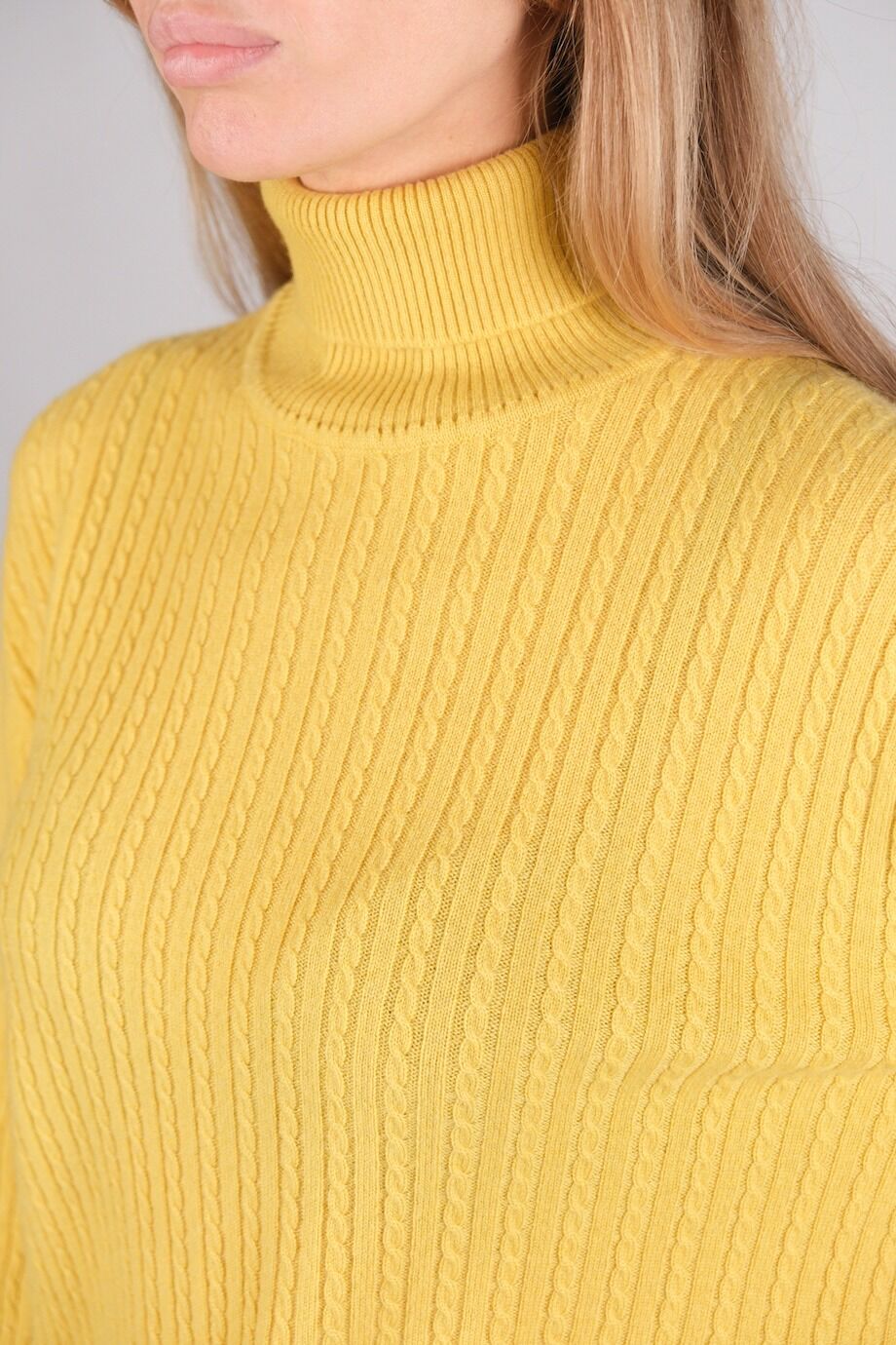 image 4 Кашемировый джемпер с горлом жёлтого цвета