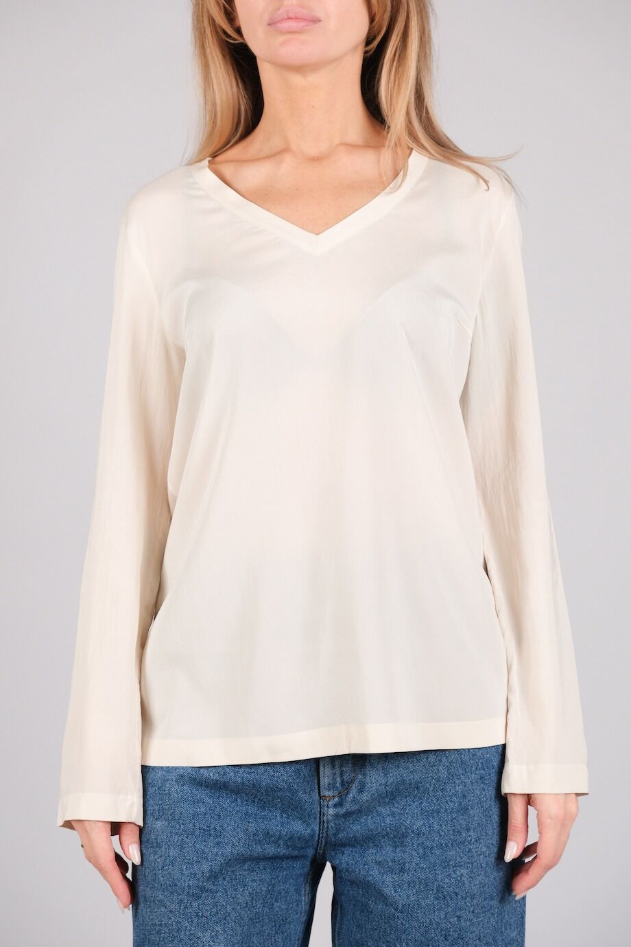 image 1 Шелковая блуза молочного цвета