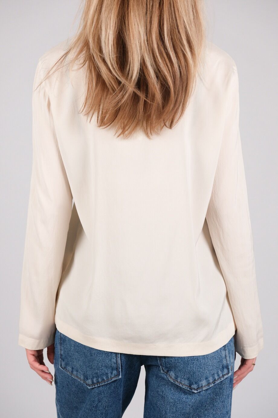 image 3 Шелковая блуза молочного цвета