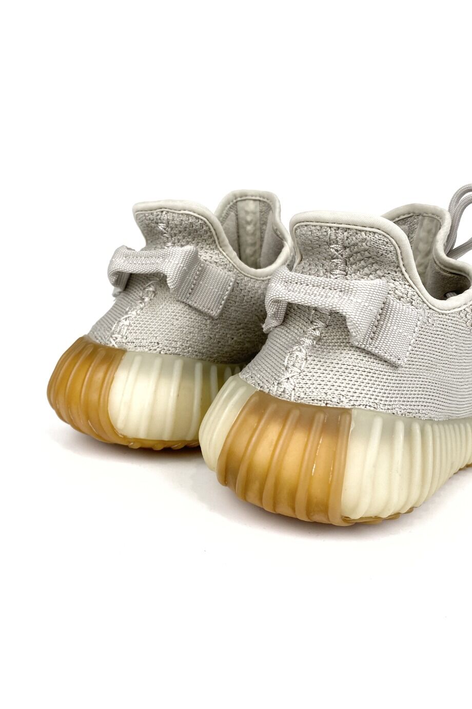 image 4 Кроссовки Yeezy 350 серого цвета