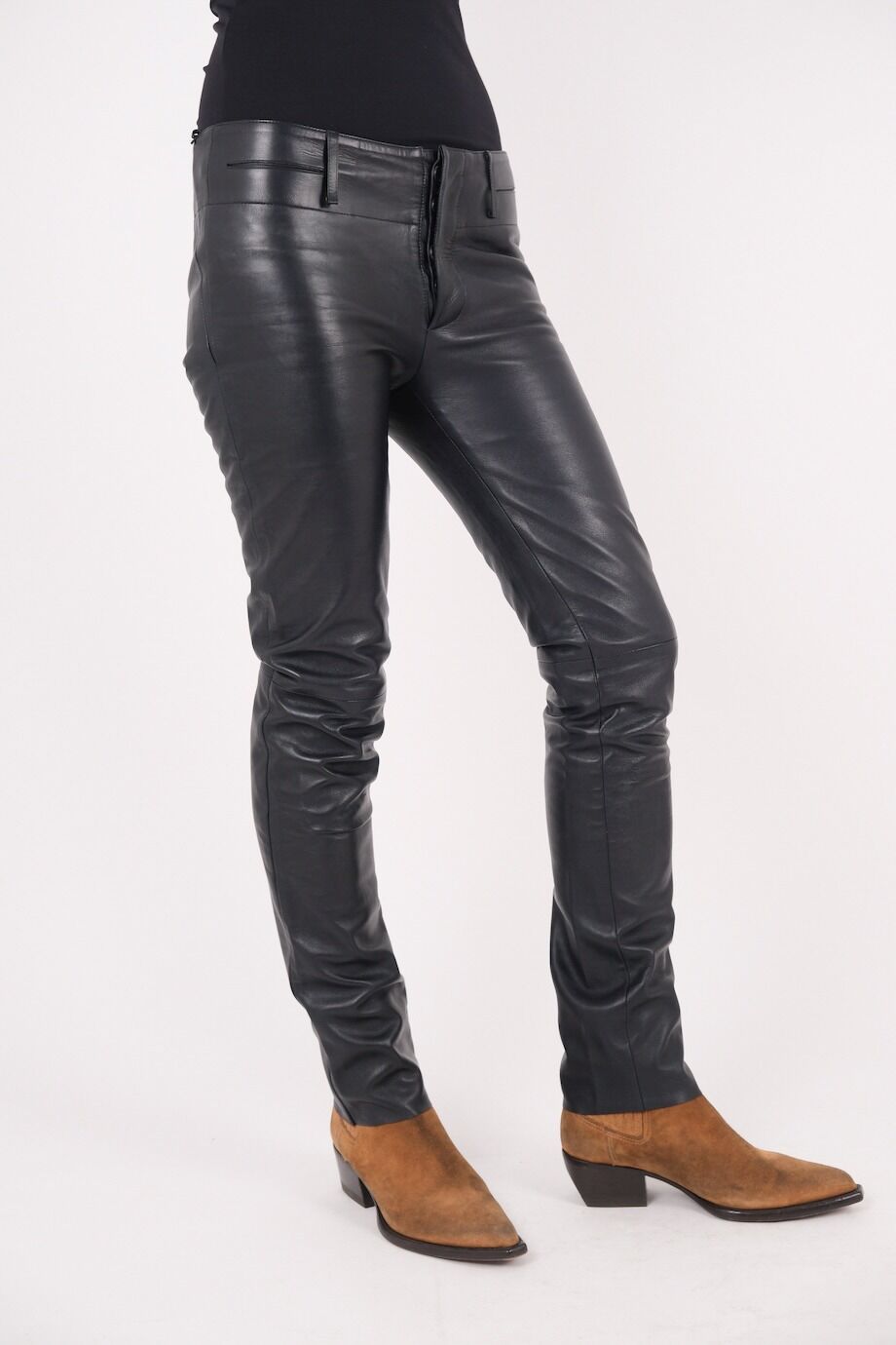 image 4 Кожаные брюки темно-синего цвета
